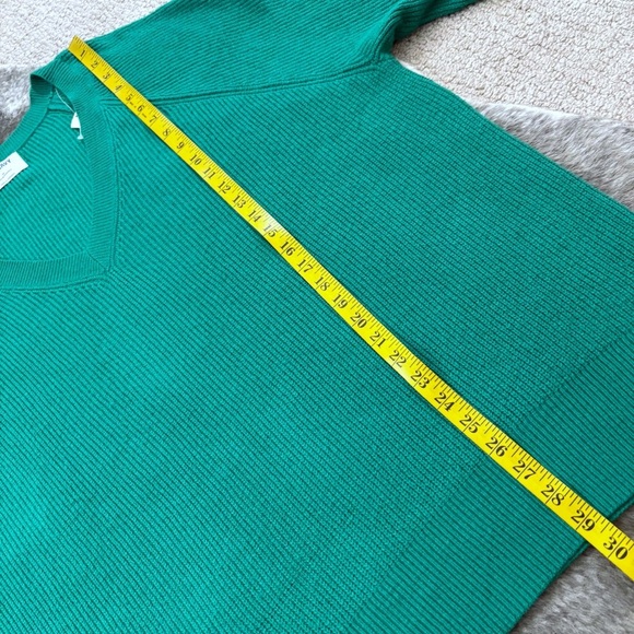 NWT Old Navy V-Neck Knit Sweater - Picture 8 of 9